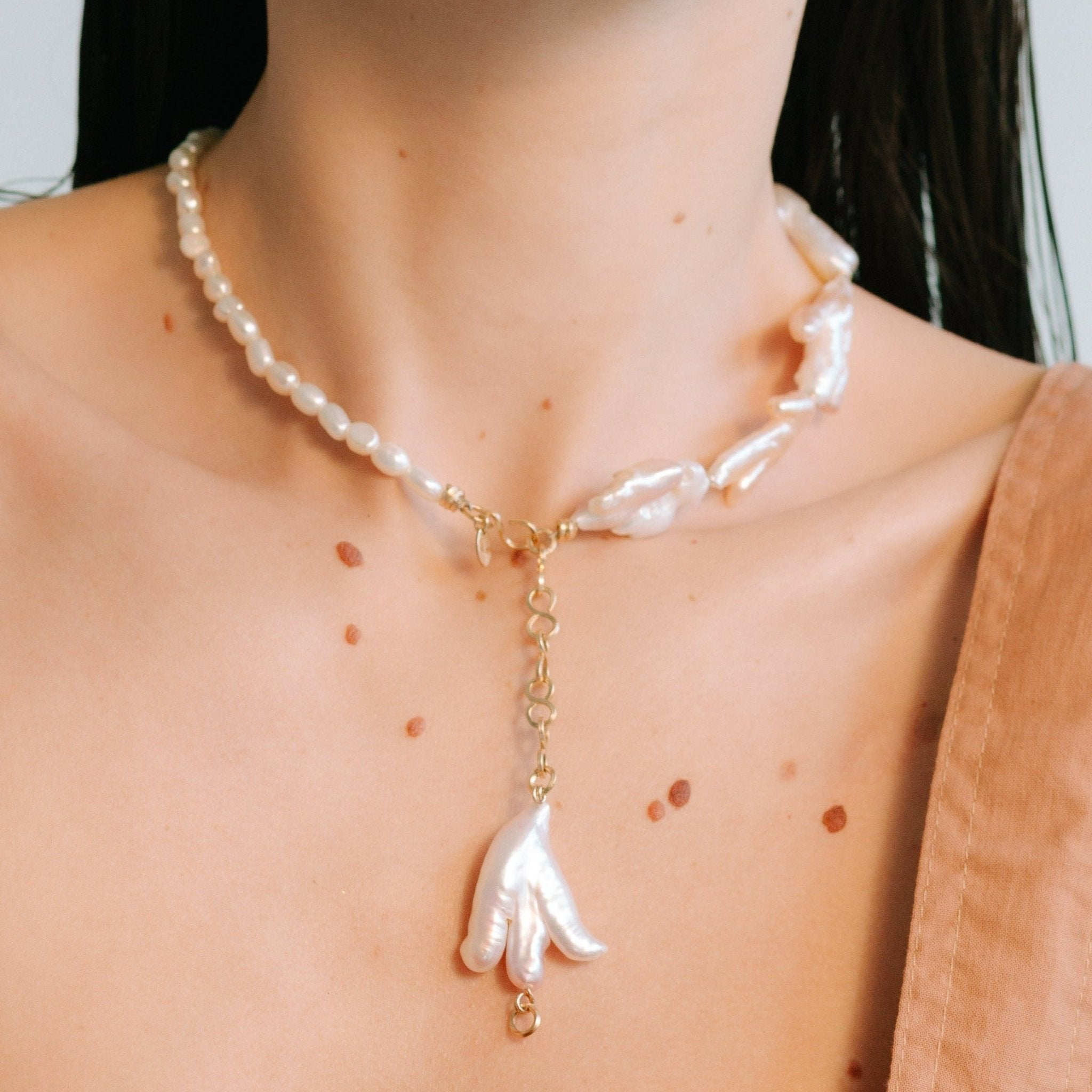 Moss Necklace #1 - Salmon Pearl Necklaces TARBAY