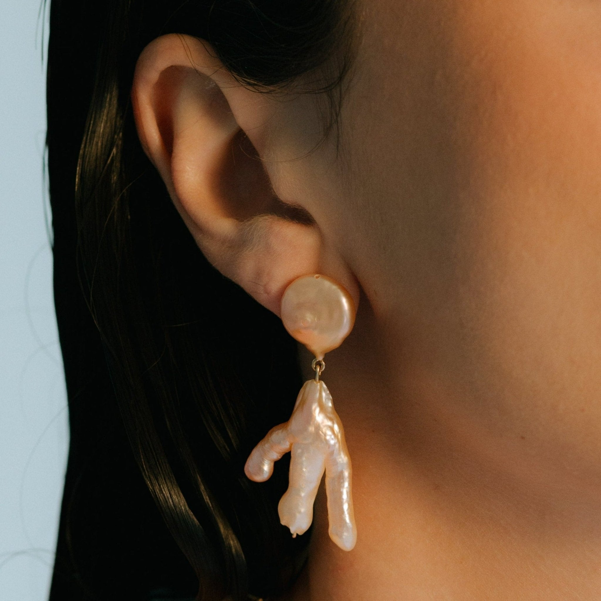 Moss Earrings - Salmon Pearl Earrings TARBAY