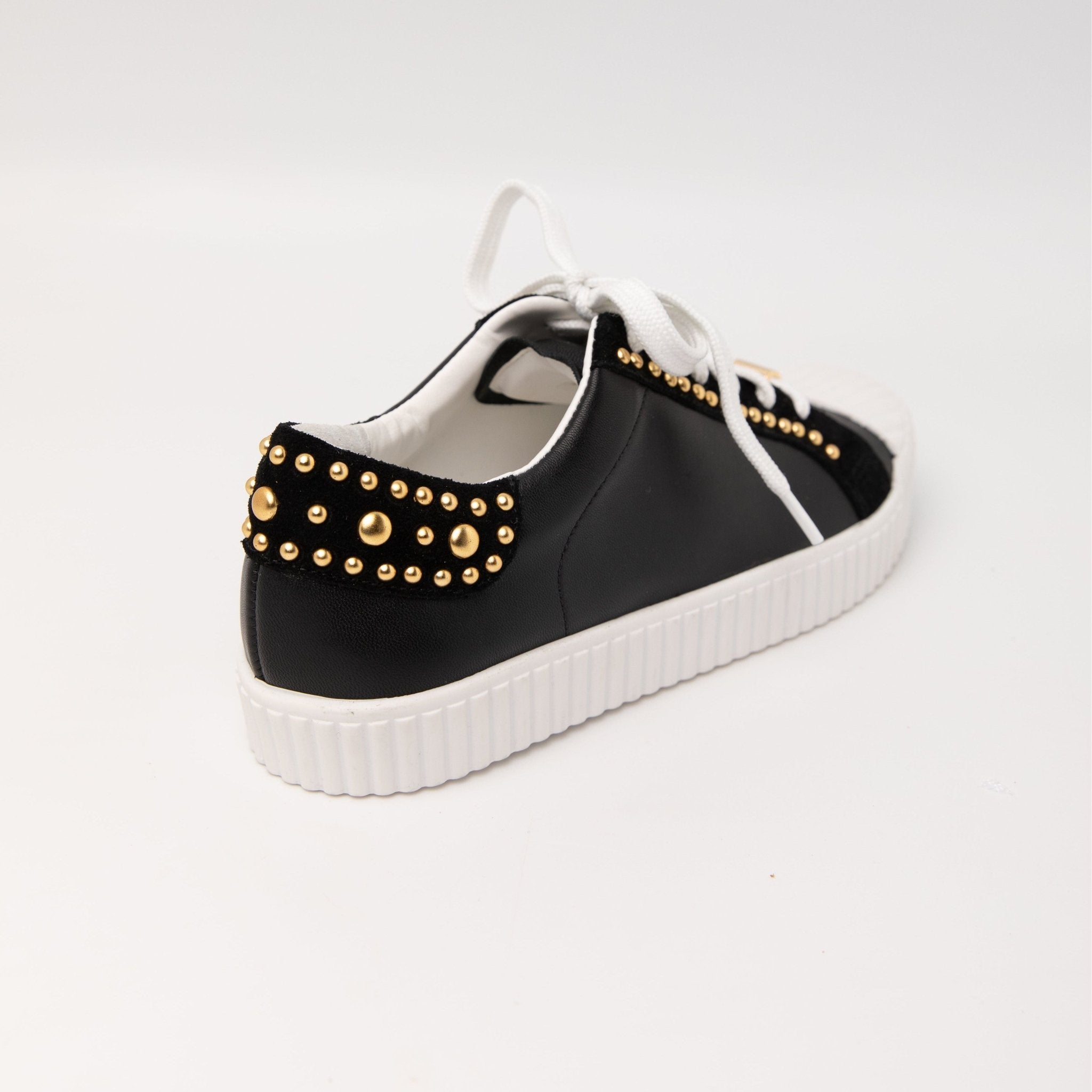 Verona Sneakers - Black Flats FW25