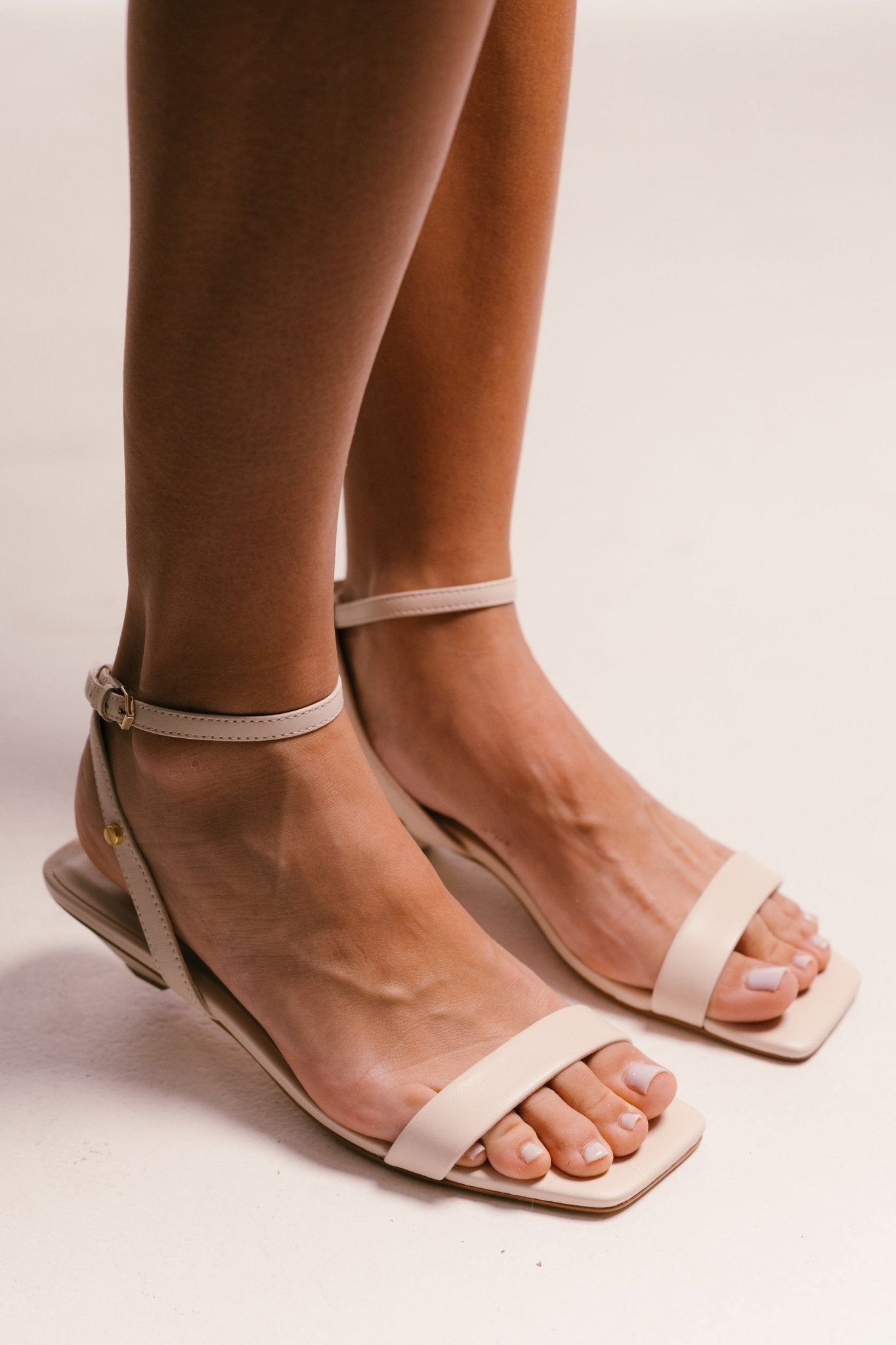 Manuela Sandals - White Sandals TARBAY