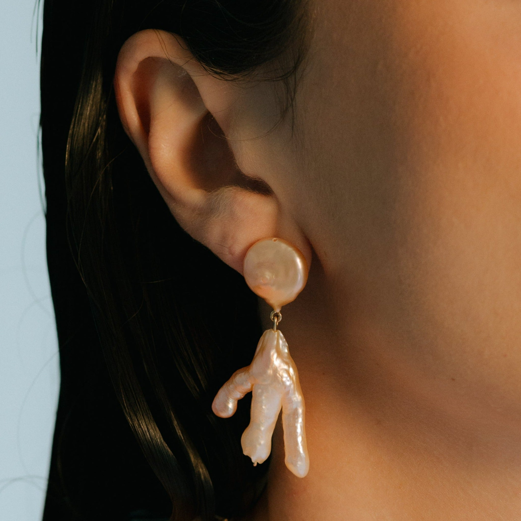 Moss Earrings - Salmon Pearl Earrings TARBAY   