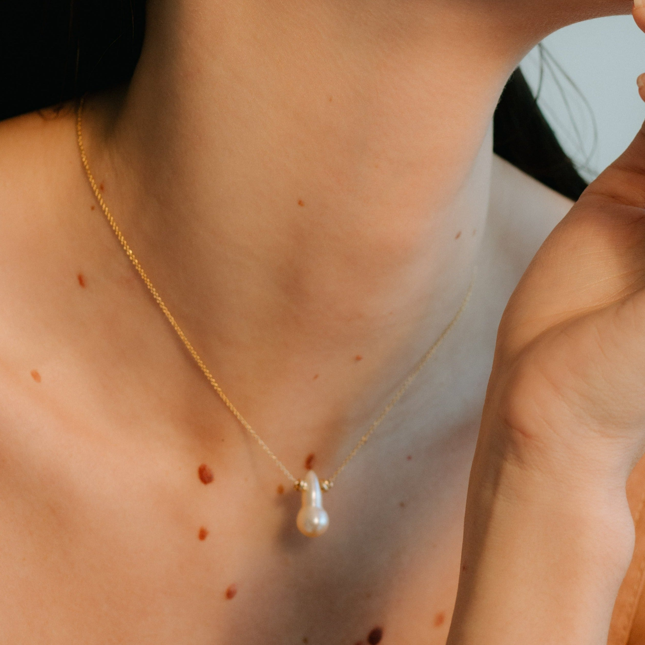 Gema Necklace #1 (18-20mm) - Salmon Pearl Necklaces TARBAY