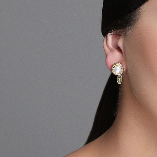 Carmencita Button Earrings (12mm) - Pearl & Yellow Gold Earrings TARBAY   