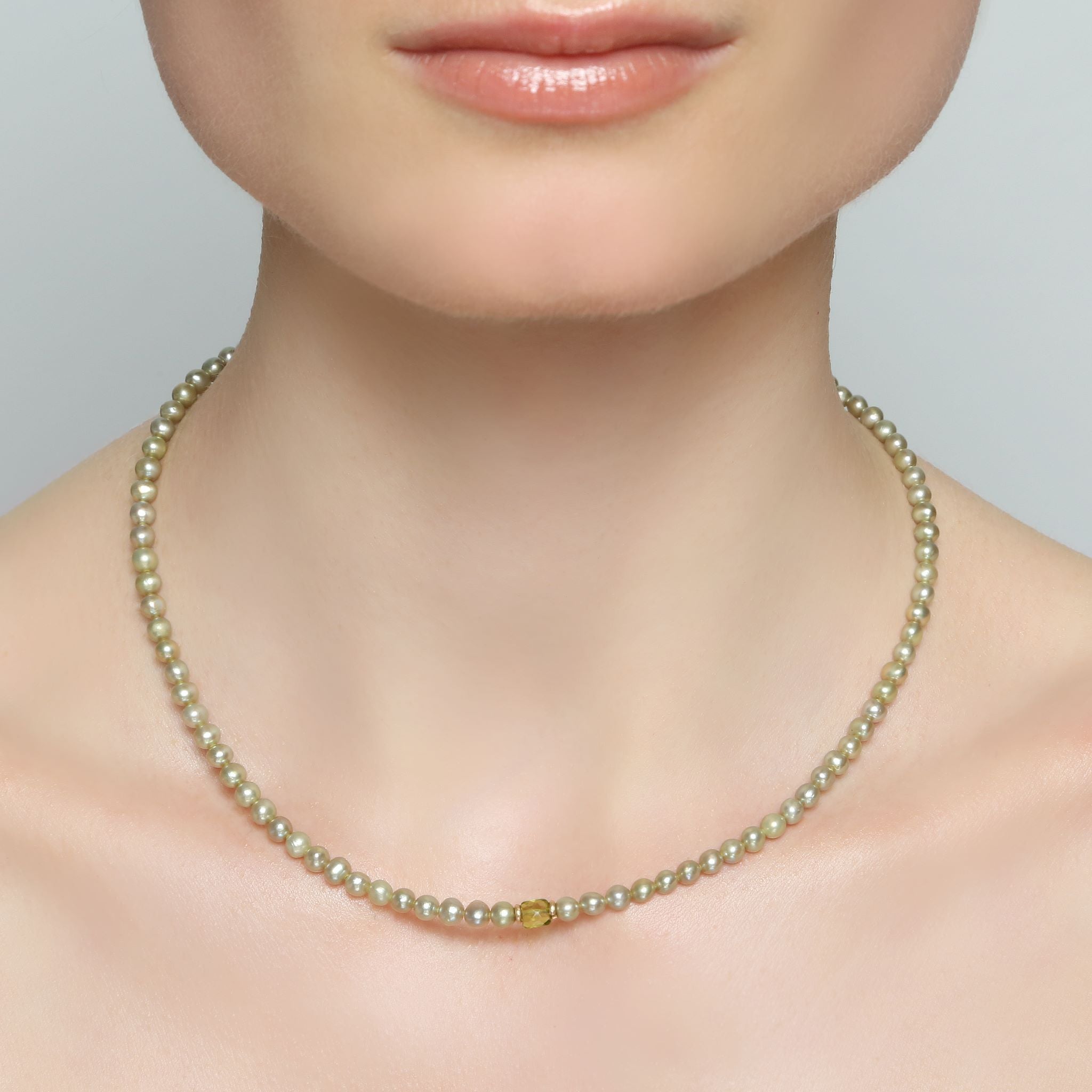 Margaritiferas Necklace - Peridot Necklaces TARBAY   